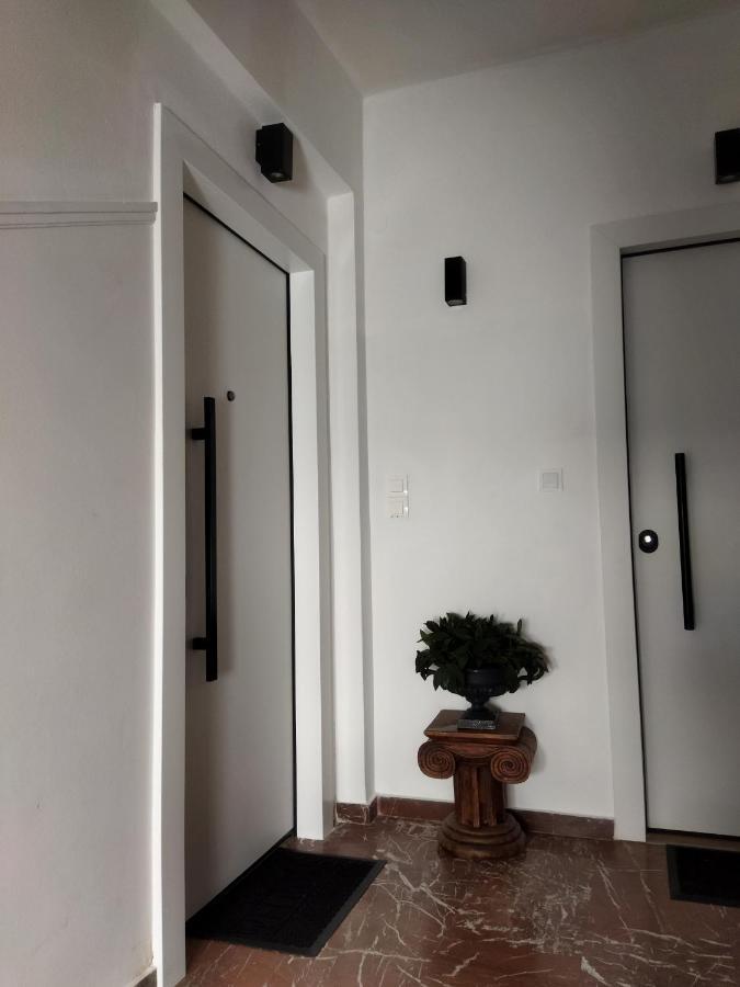 Minimal Apartment By The Beach Corinth Zewnętrze zdjęcie
