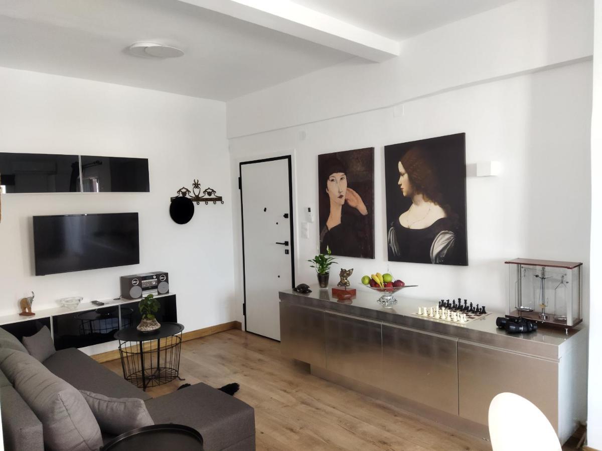 Minimal Apartment By The Beach Corinth Zewnętrze zdjęcie