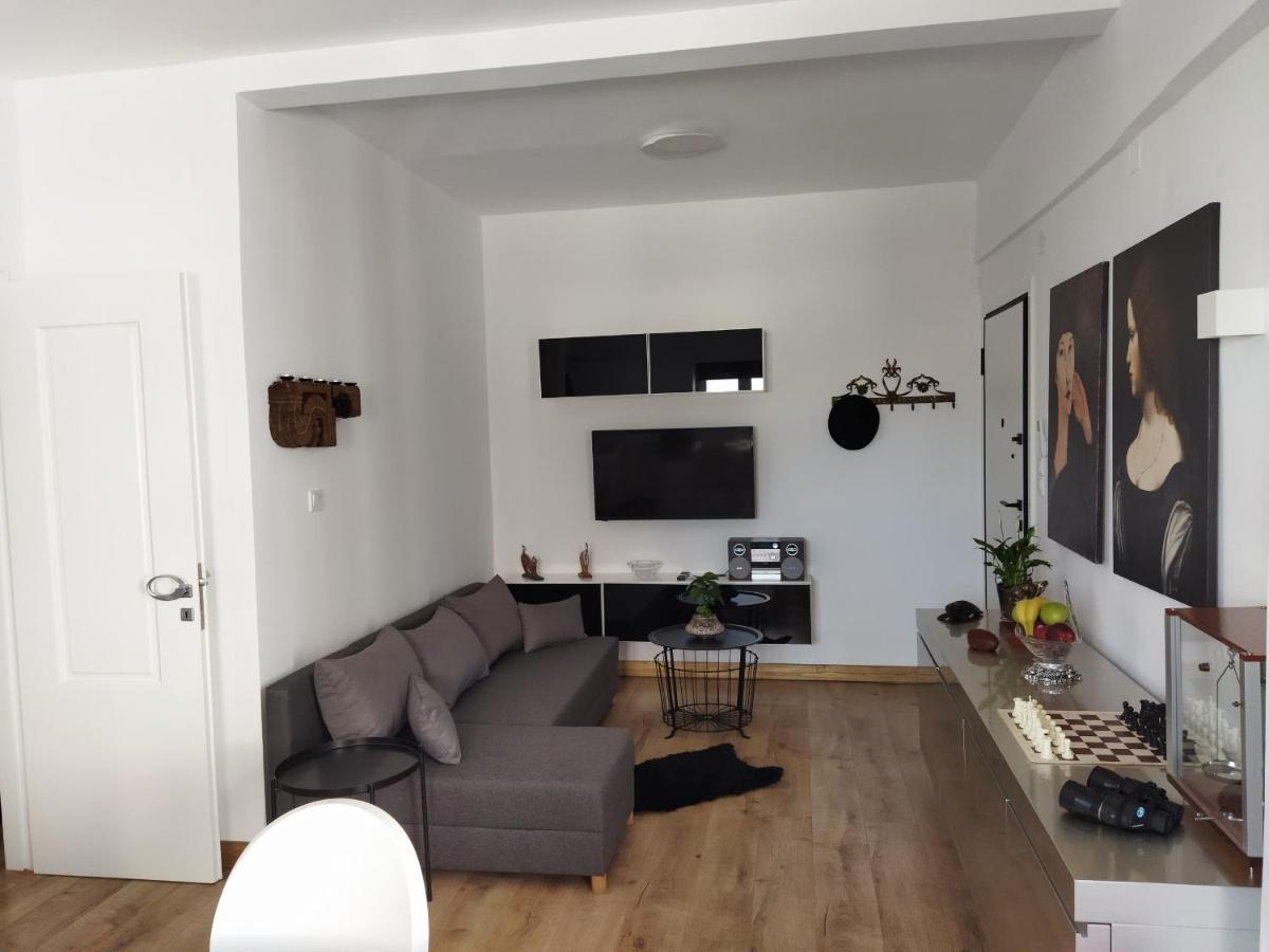 Minimal Apartment By The Beach Corinth Zewnętrze zdjęcie