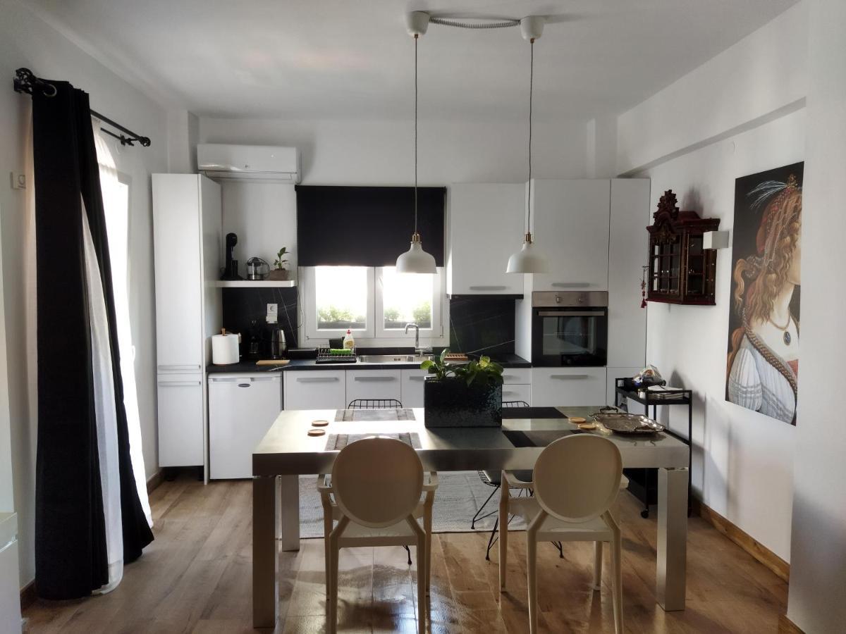 Minimal Apartment By The Beach Corinth Zewnętrze zdjęcie